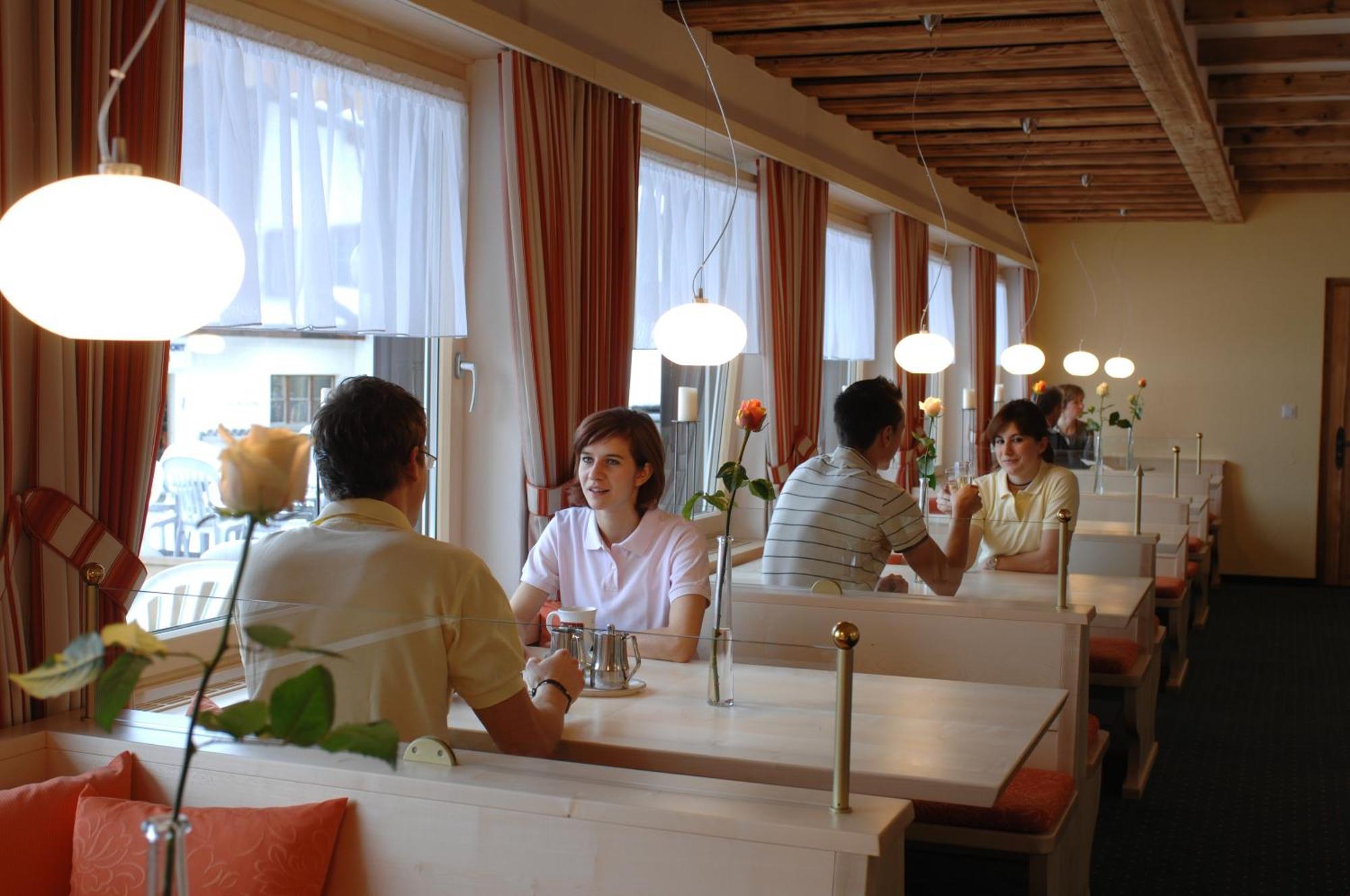 Hotel Buenda ดาวอส ภายนอก รูปภาพ